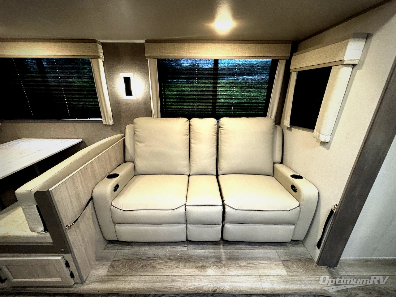 2025 Coachmen Catalina Legacy Edition 243RBS Photo 9