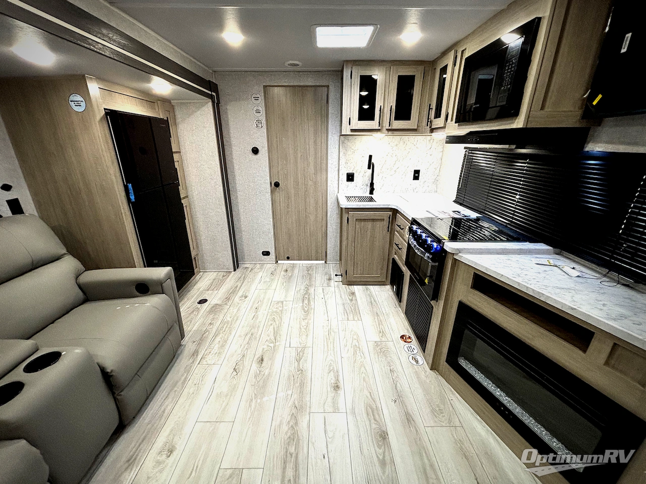 2026 East To West Della Terra 251RD Photo 5