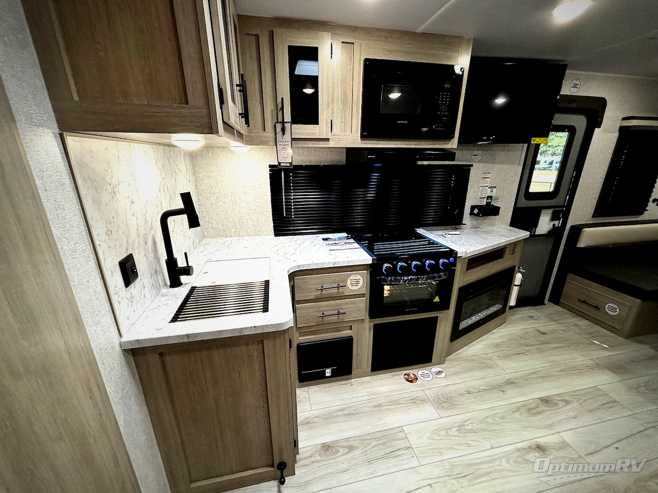 2026 East To West Della Terra 251RD Photo 11