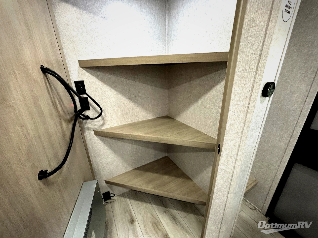 2026 East To West Della Terra 275BH Photo 9