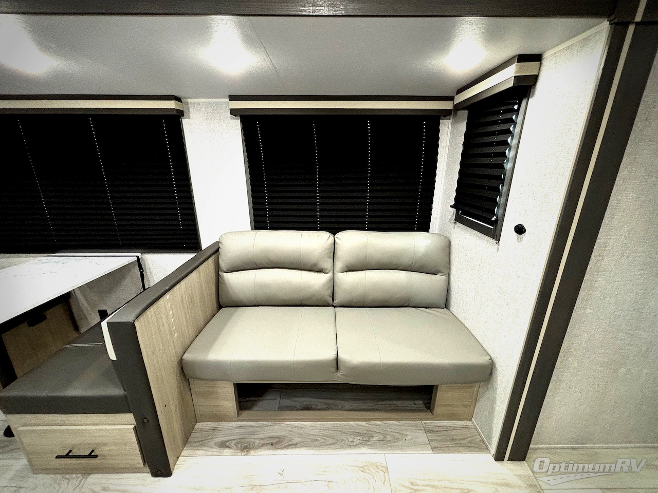 2026 East To West Della Terra 275BH Photo 11