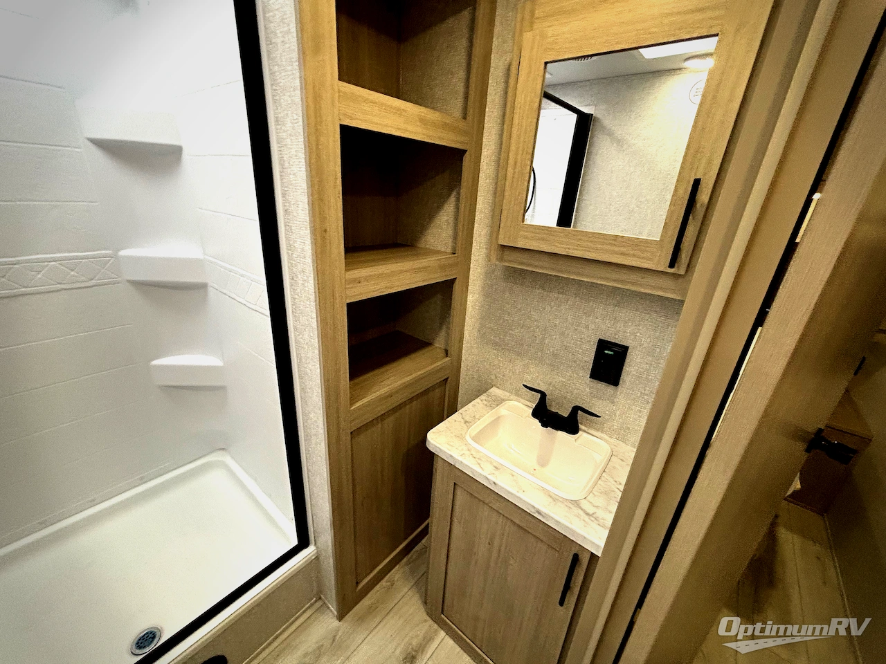 2026 East To West Della Terra 272RL Photo 10