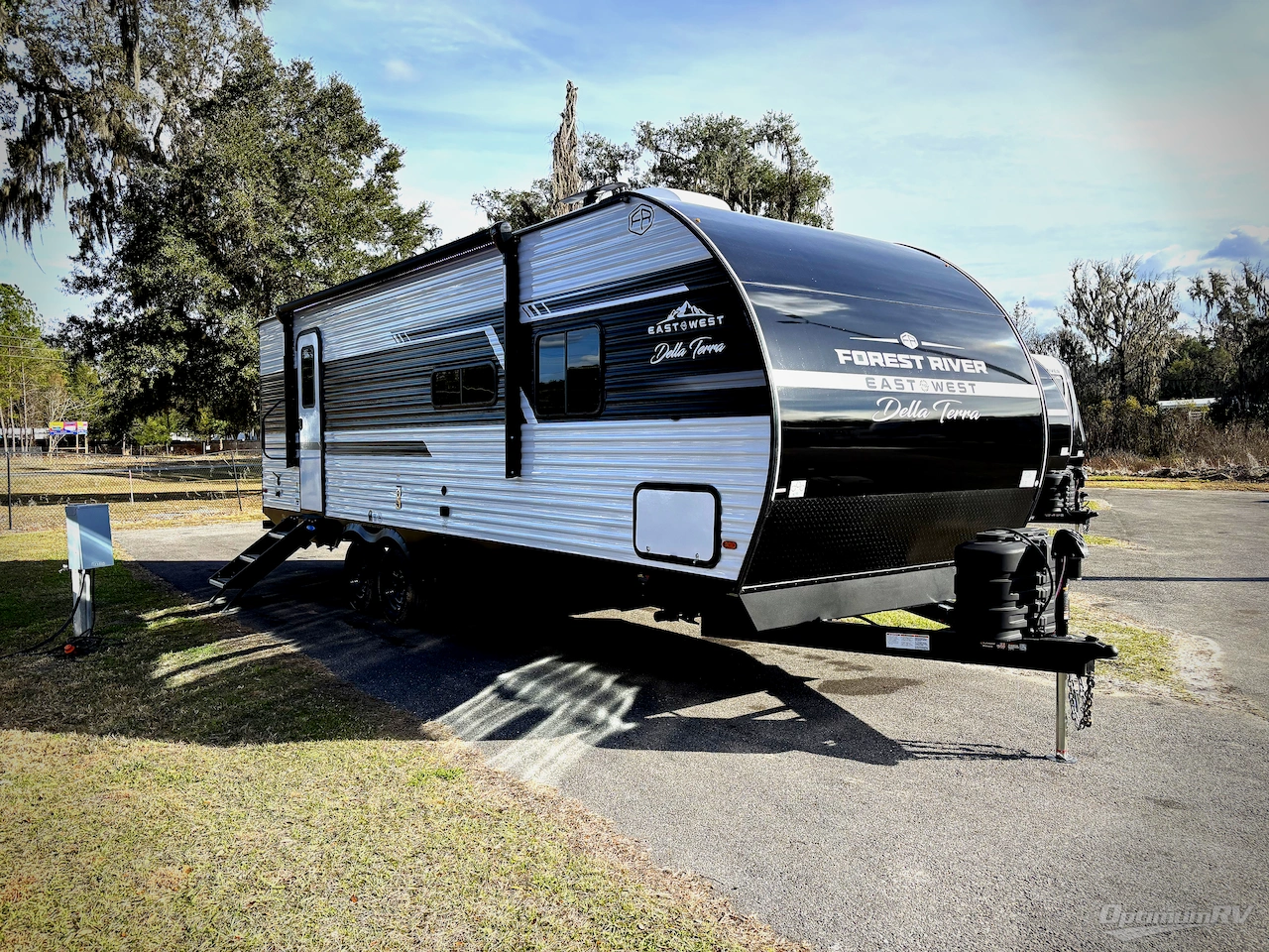 2026 East To West Della Terra 261RB Photo 1