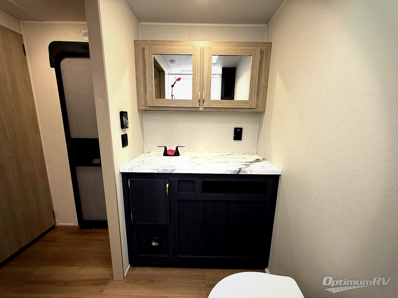 2026 East To West Acclaim 2600RB Photo 9