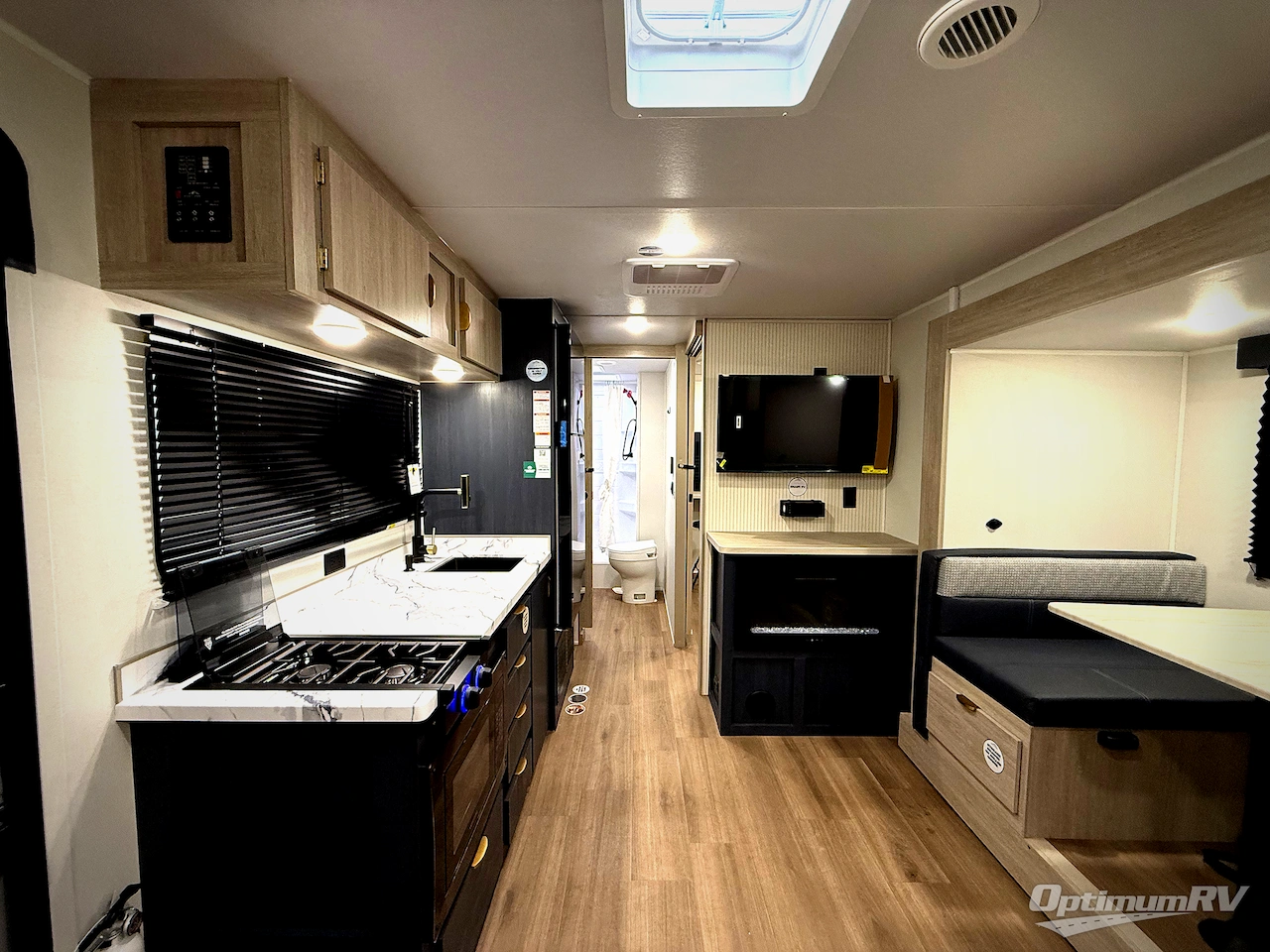 2026 East To West Acclaim 2350BH Photo 4