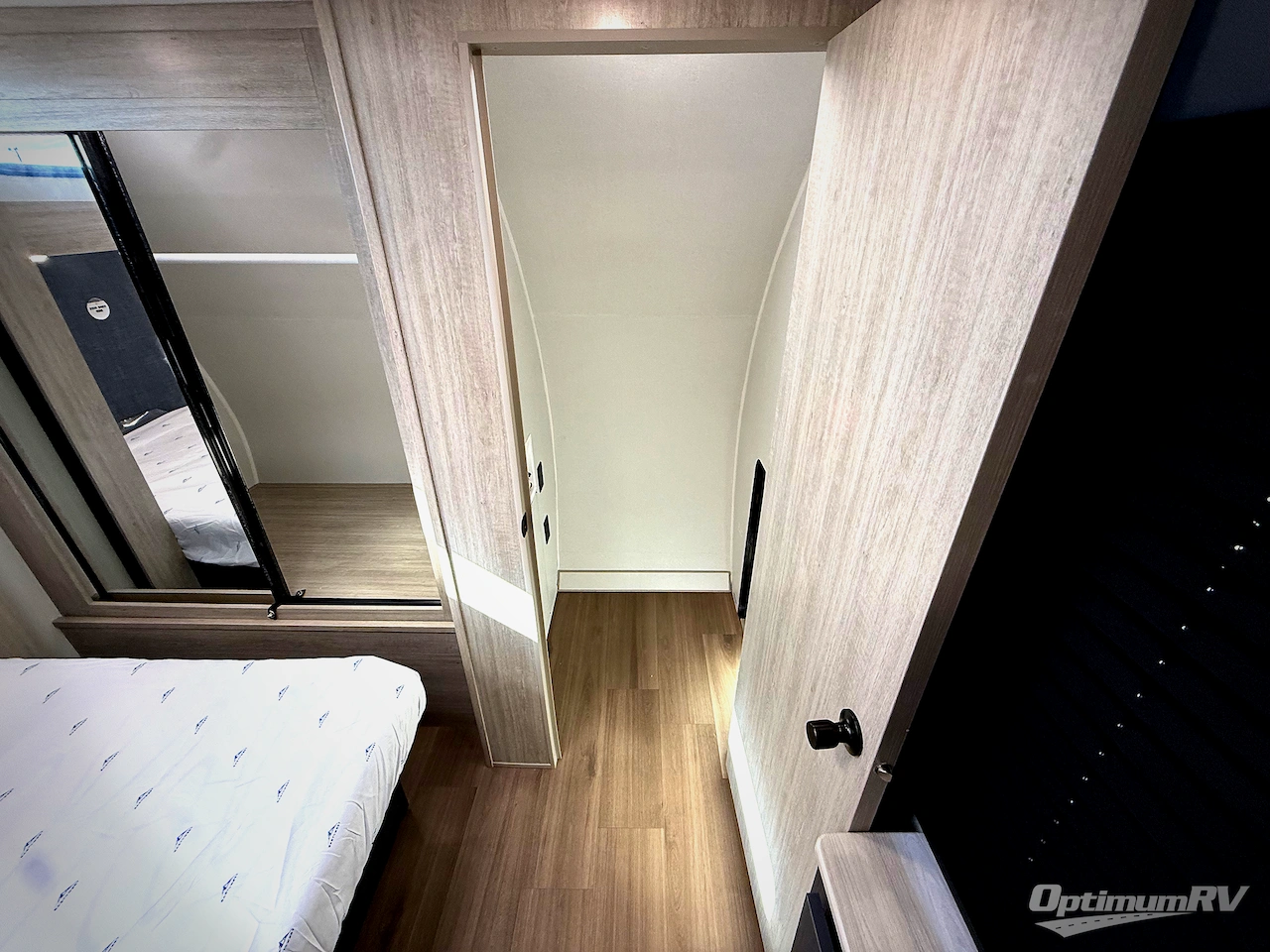 2026 East To West Acclaim 2550DS Photo 24