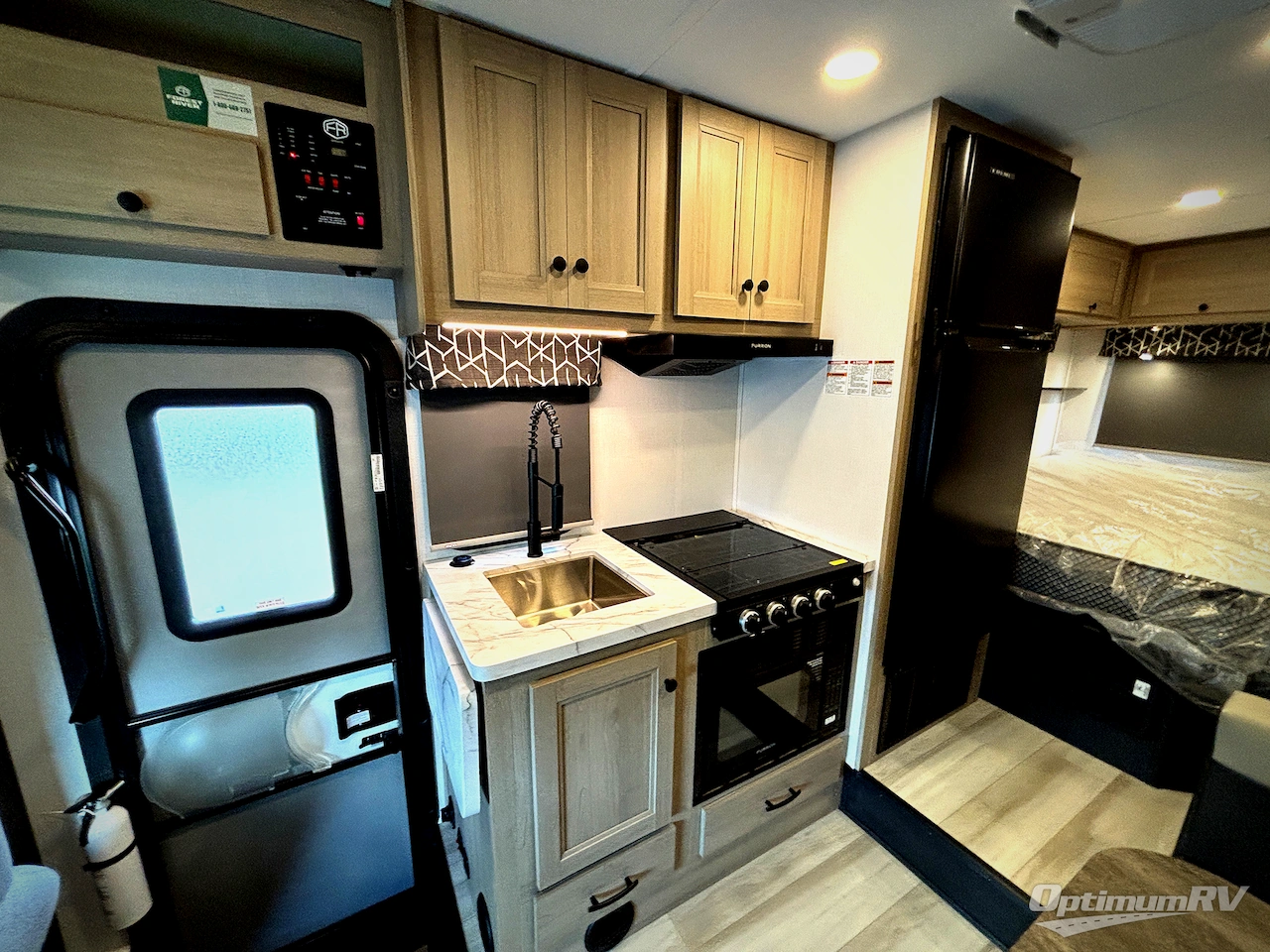 2026 Forest River Sunseeker LE 2350ALEF Photo 13