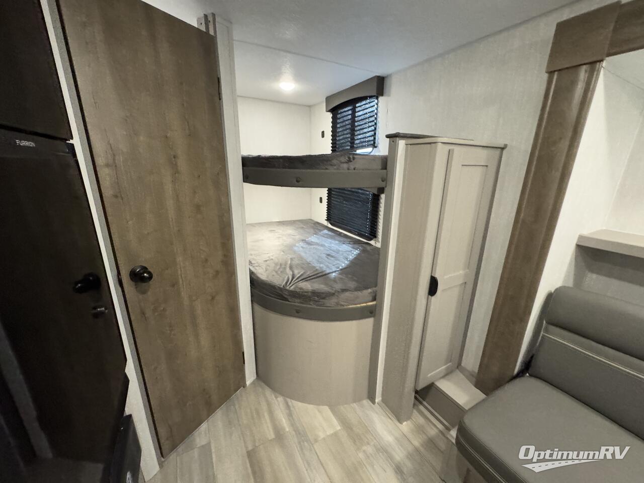 2025 Forest River Viking 4K Series 18DBS Photo 10