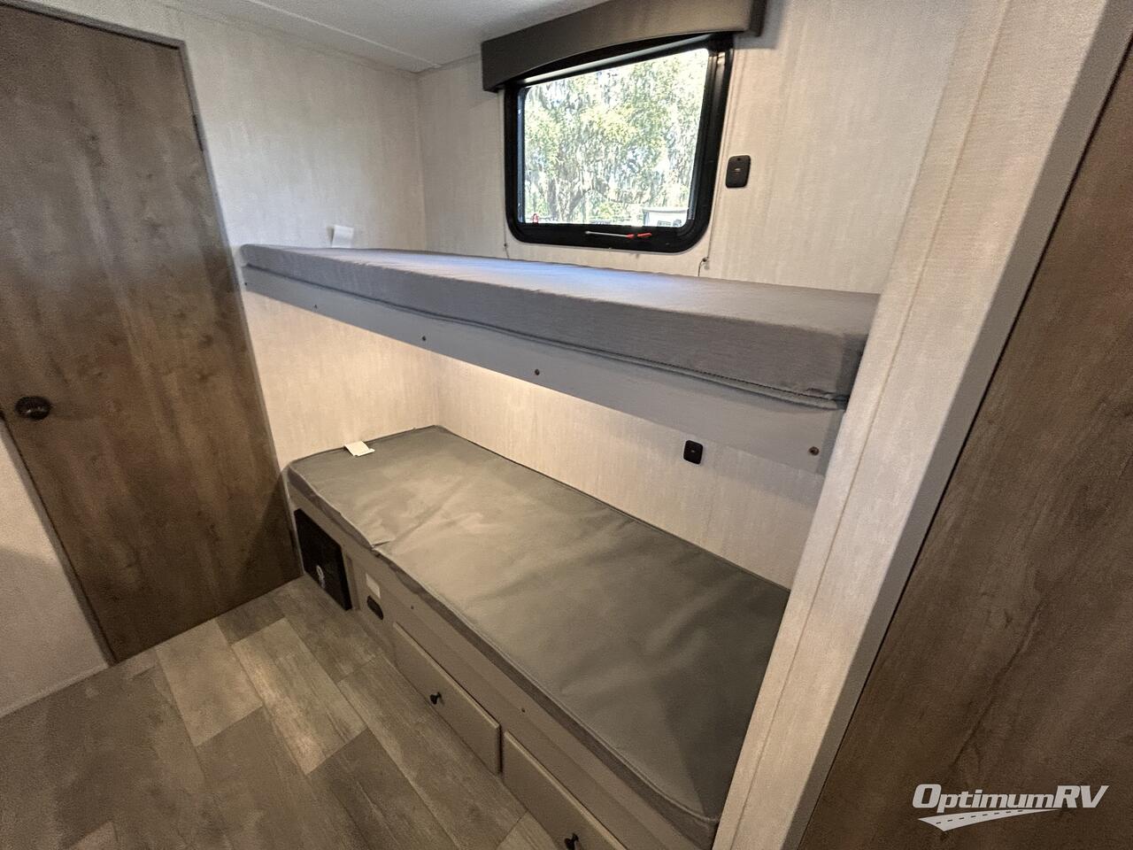 2025 Forest River Viking 5K Series 25QBH Photo 13