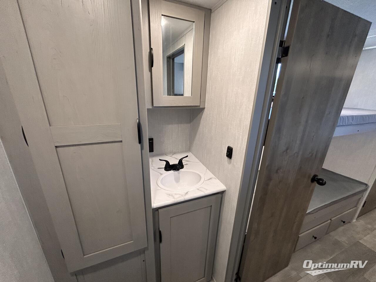 2025 Forest River Viking 5K Series 25QBH Photo 14