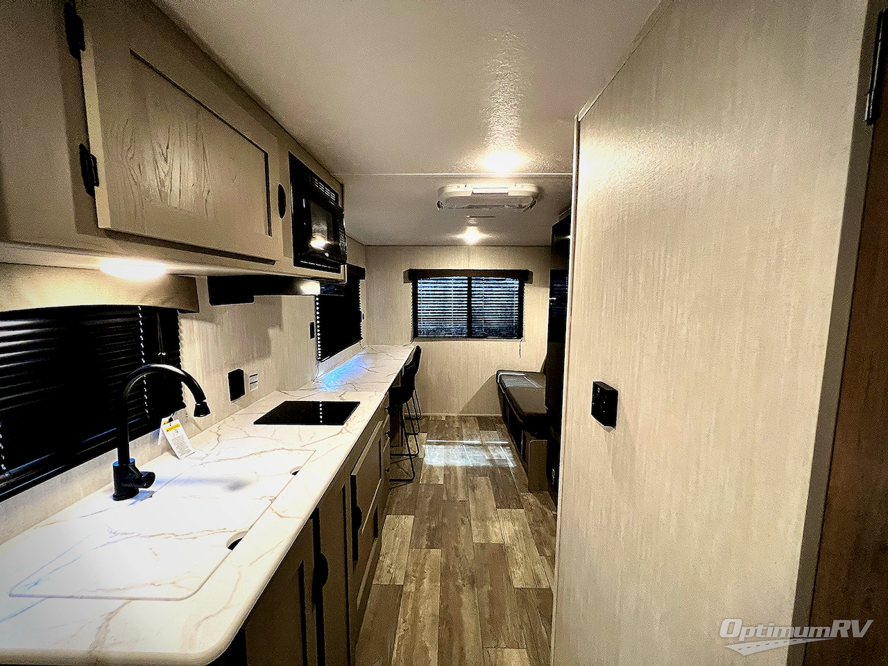 2025 Forest River Viking 5K Series 242MK Photo 4