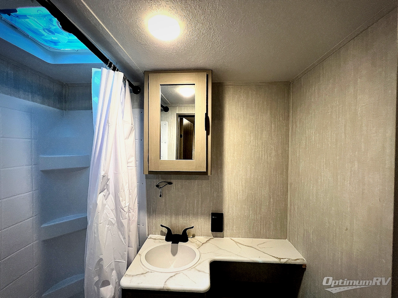 2025 Forest River Viking 5K Series 242MK Photo 16