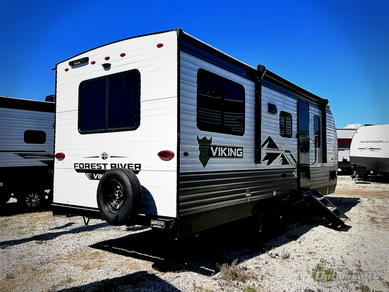 2025 Forest River Viking 5K Series 242MK Photo 2