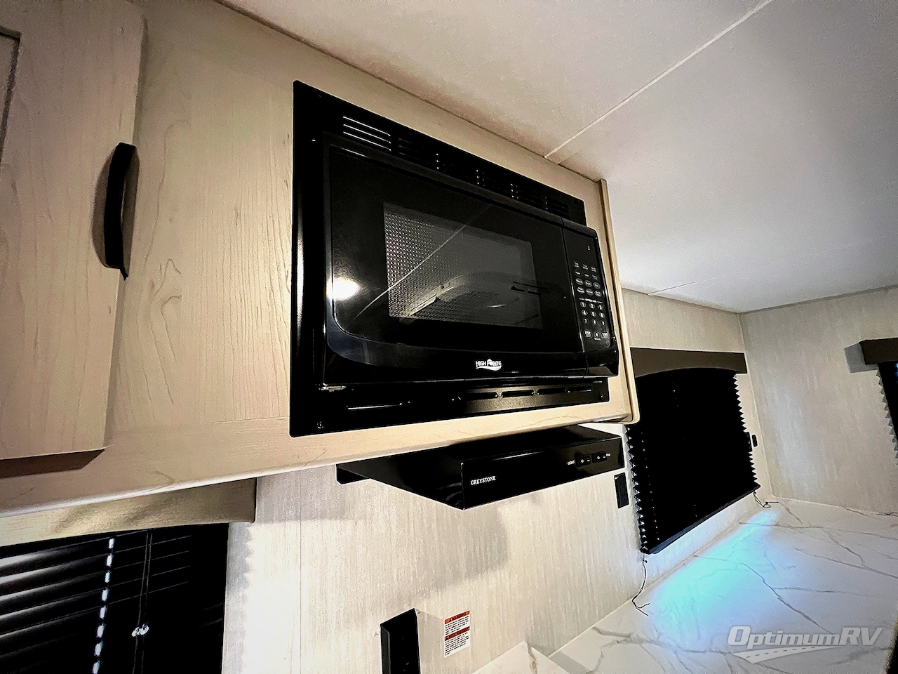 2025 Forest River Viking 5K Series 242MK Photo 8