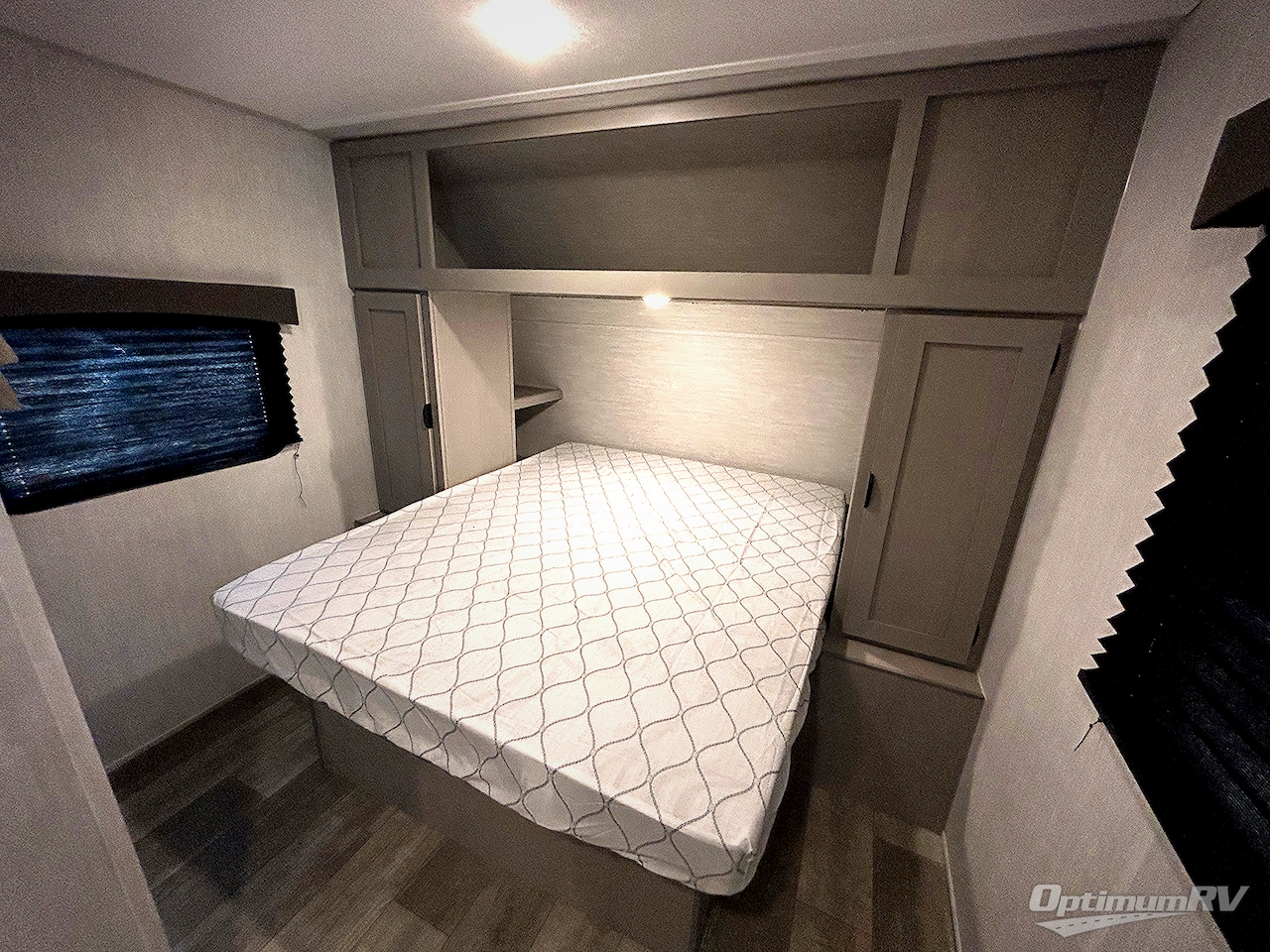 2025 Forest River Viking 5K Series 242MK Photo 6