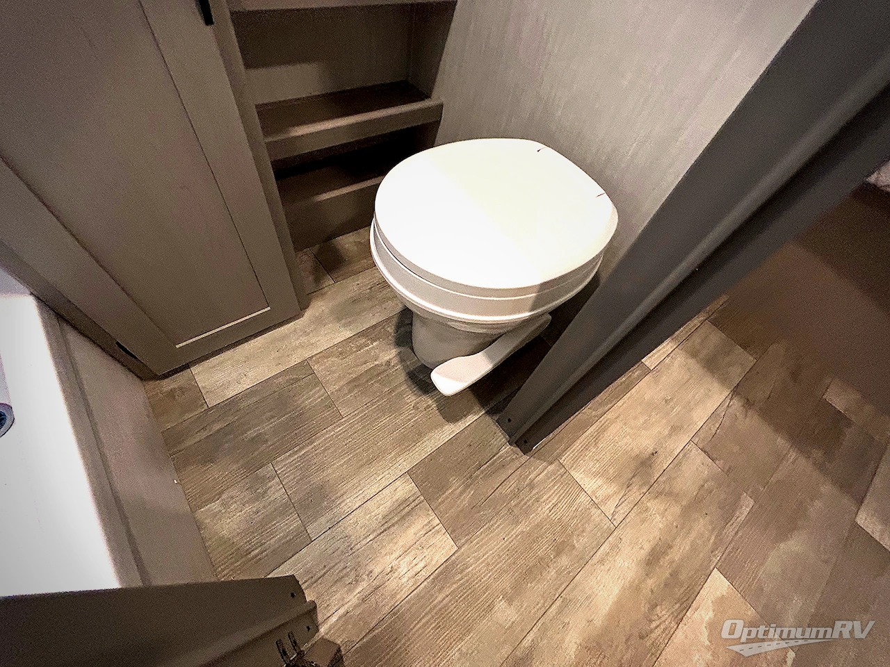 2025 Forest River Viking 5K Series 242MK Photo 9