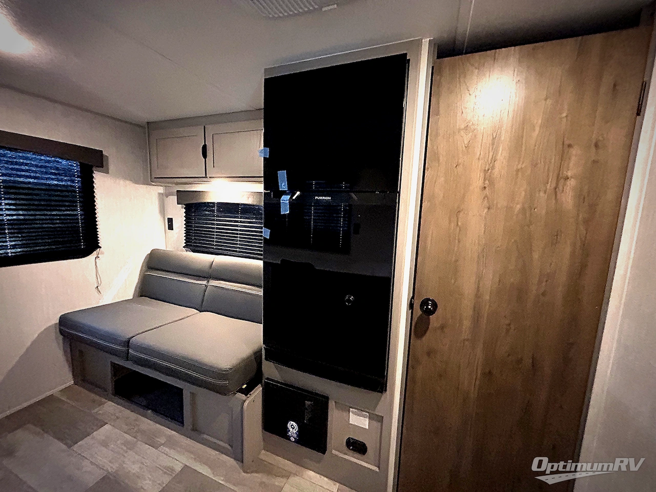 2025 Forest River Viking 5K Series 242MK Photo 11