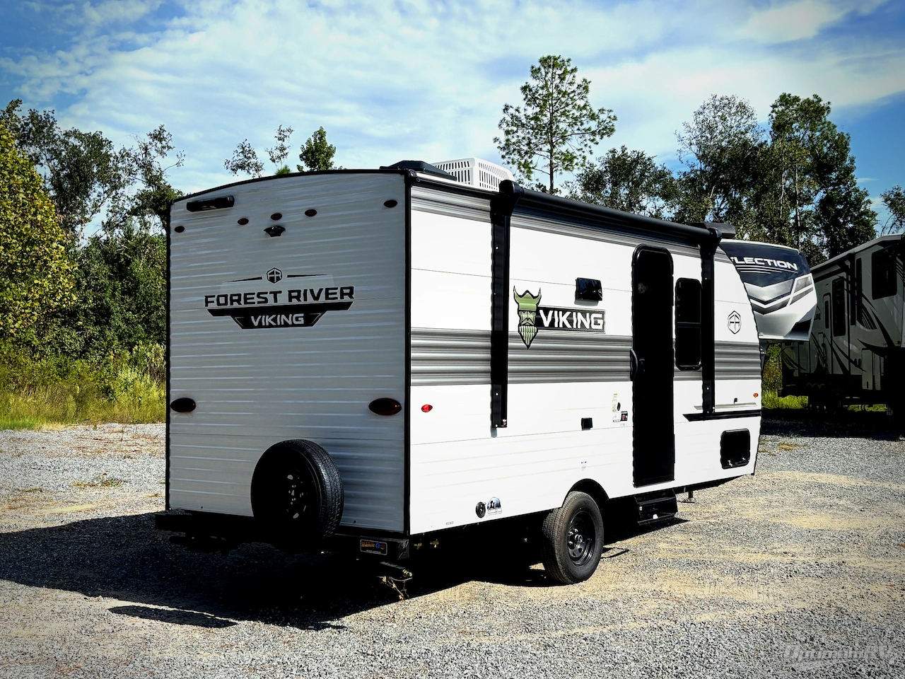 2025 Forest River Viking 3K Series 17SFQ Photo 2