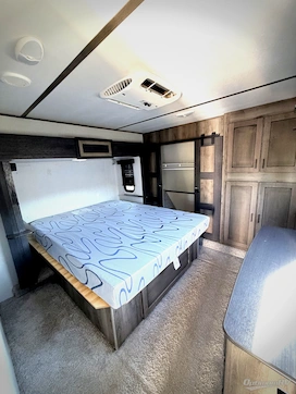 2020 Keystone Sprinter Campfire Edition 27FWML RV Photo 4
