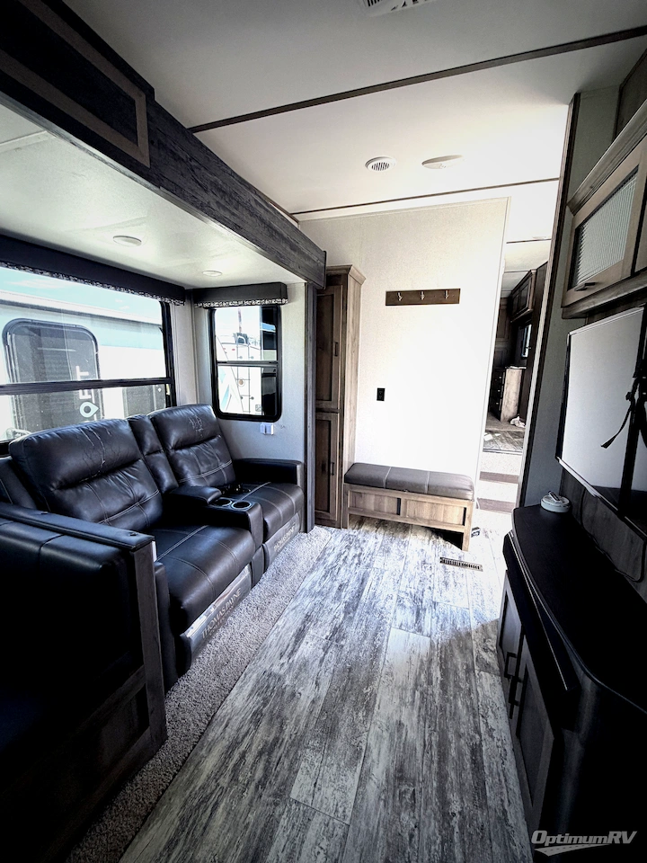 2020 Keystone Sprinter Campfire Edition 27FWML Photo 4