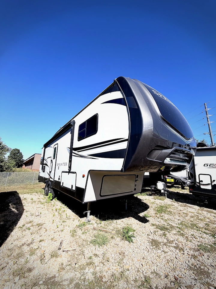 2020 Keystone Sprinter Campfire Edition 27FWML Photo 8