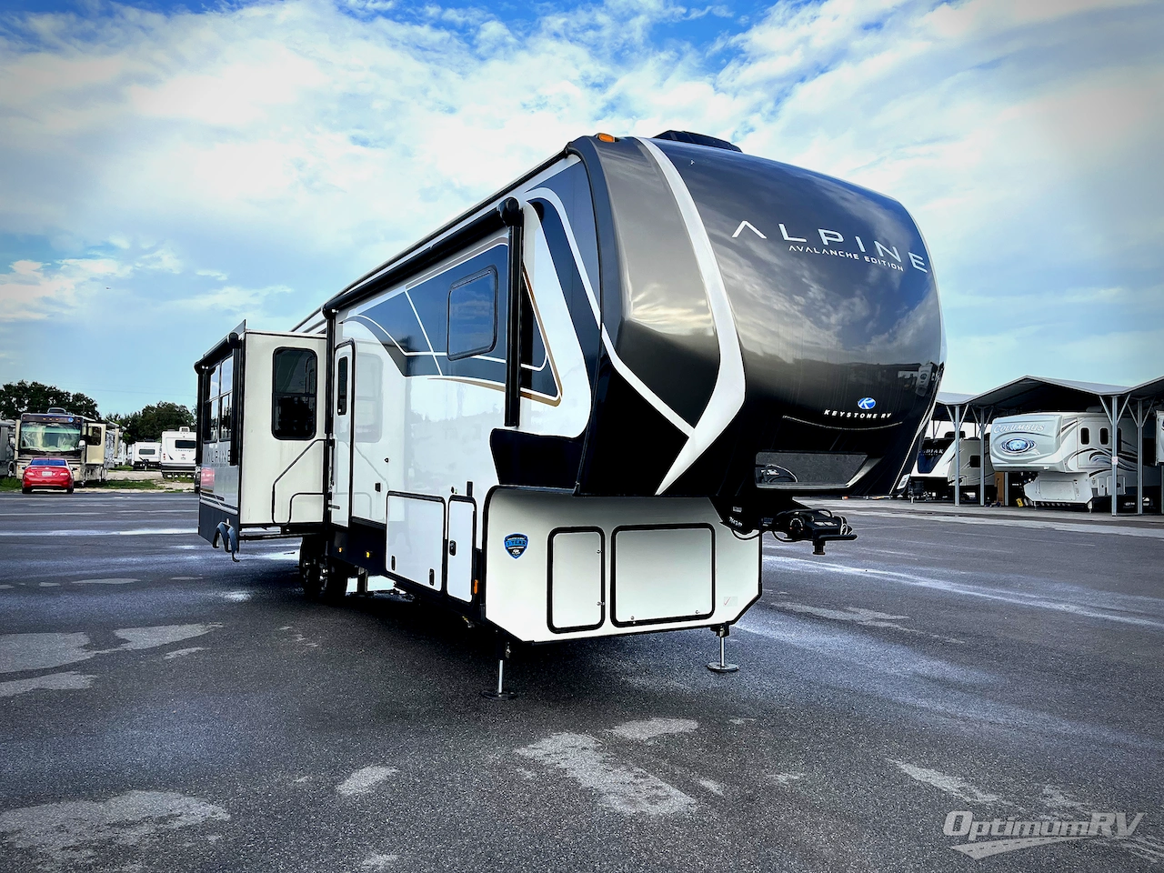 2025 Keystone Alpine Avalanche Edition 321RL Photo 1