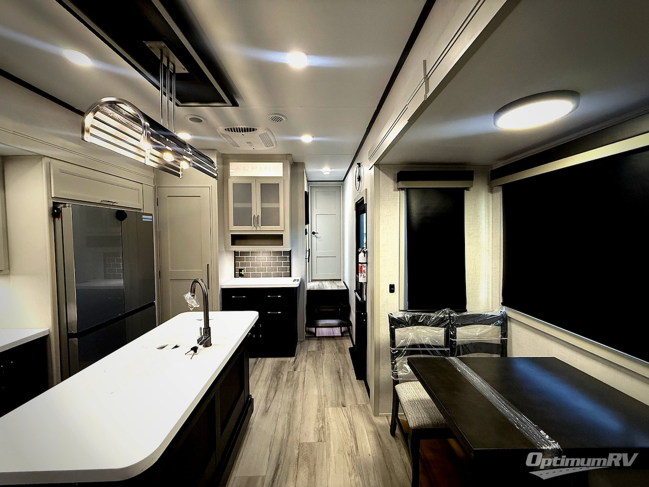 2026 Keystone Alpine Avalanche Edition 381DL Photo 6