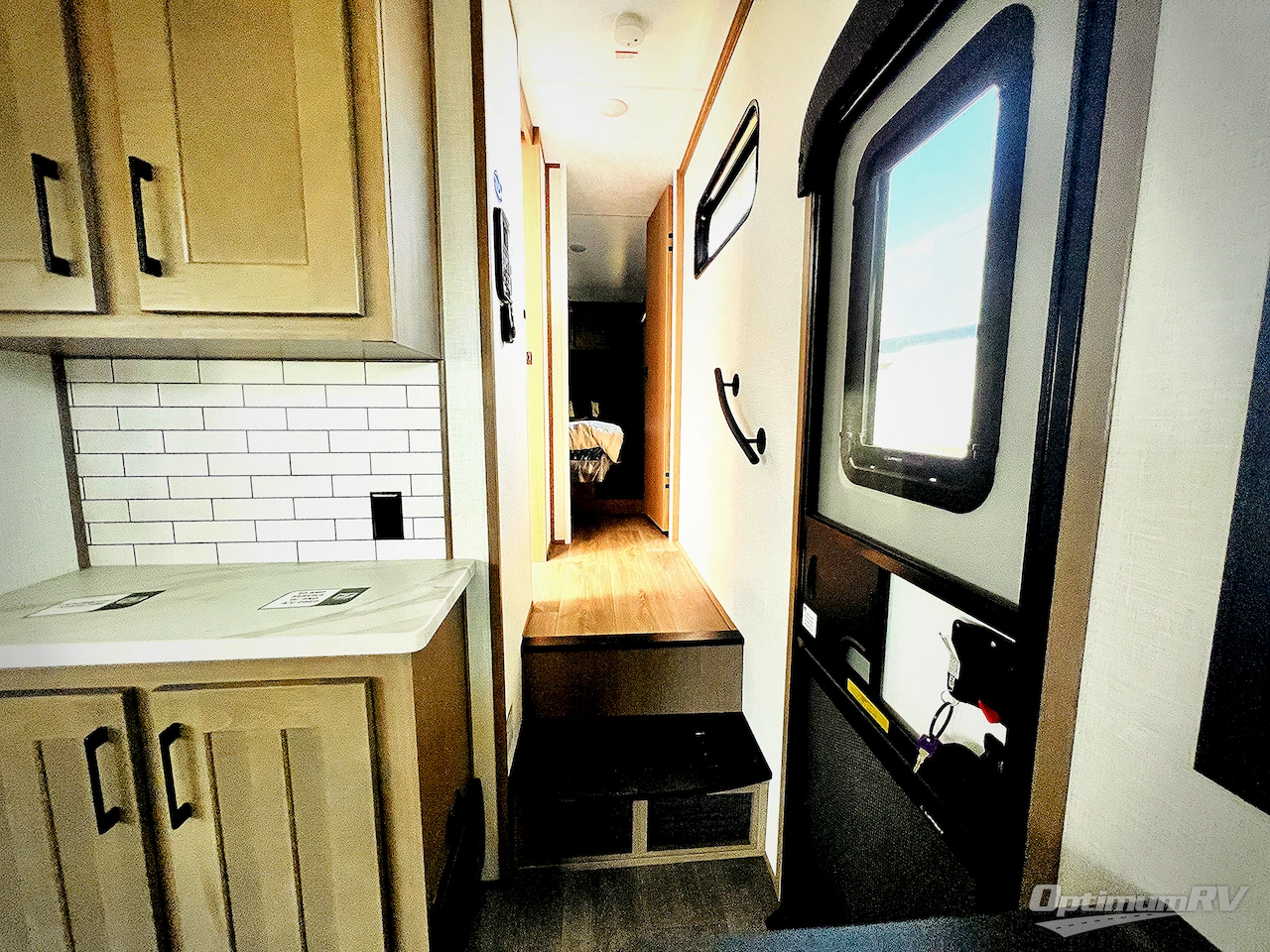 2025 KZ Durango Half-Ton D240RKD Photo 14