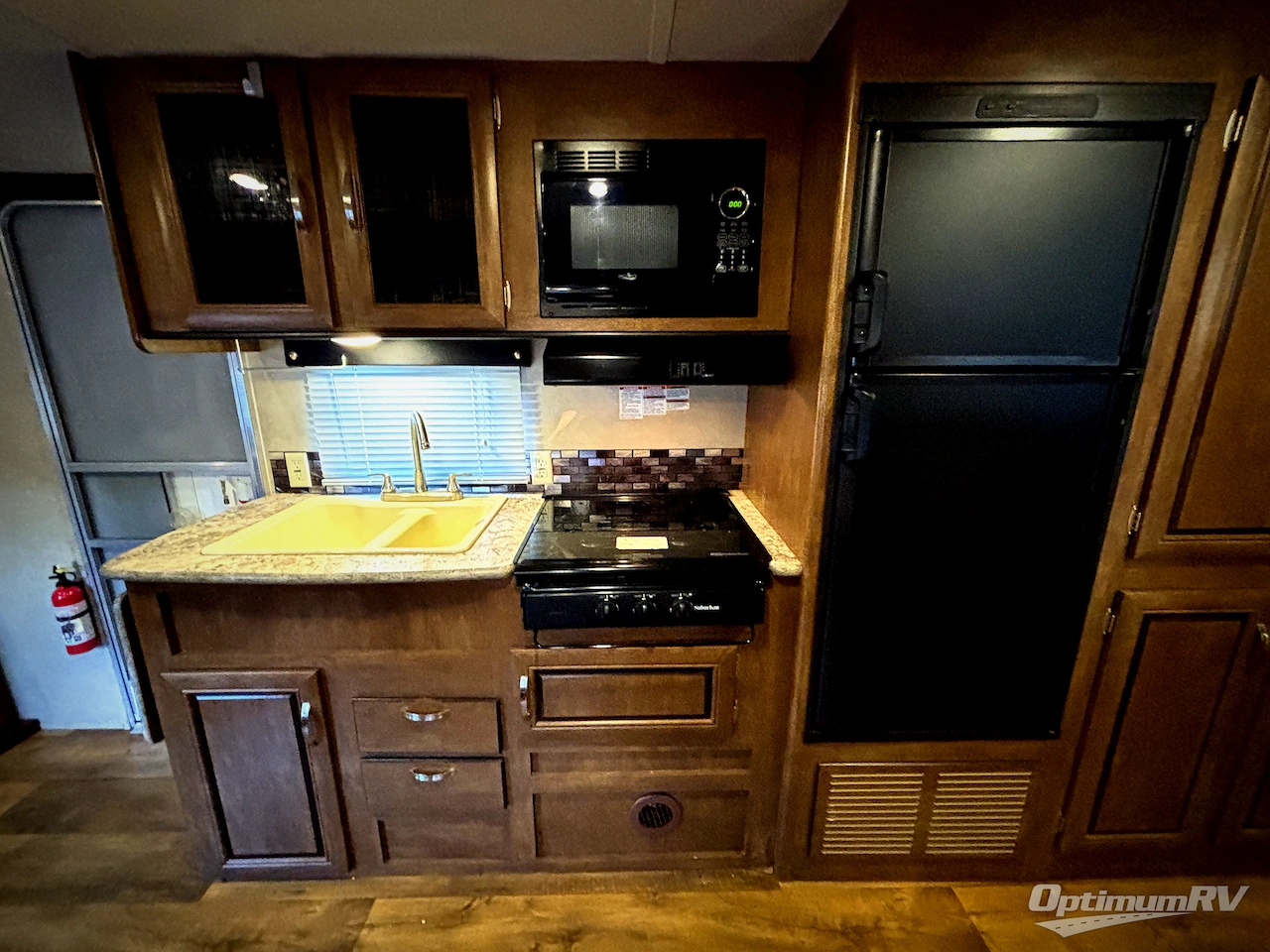 2017 Forest River Wildwood X-Lite 230BHXL Photo 6
