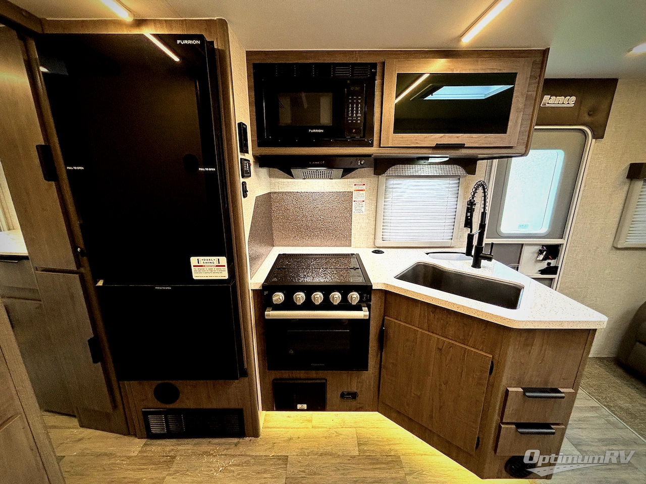 2026 Lance Lance Travel Trailers 2565 Photo 6