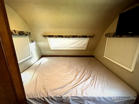 2016 Lance Lance Travel Trailers 1575 RV Photo 3