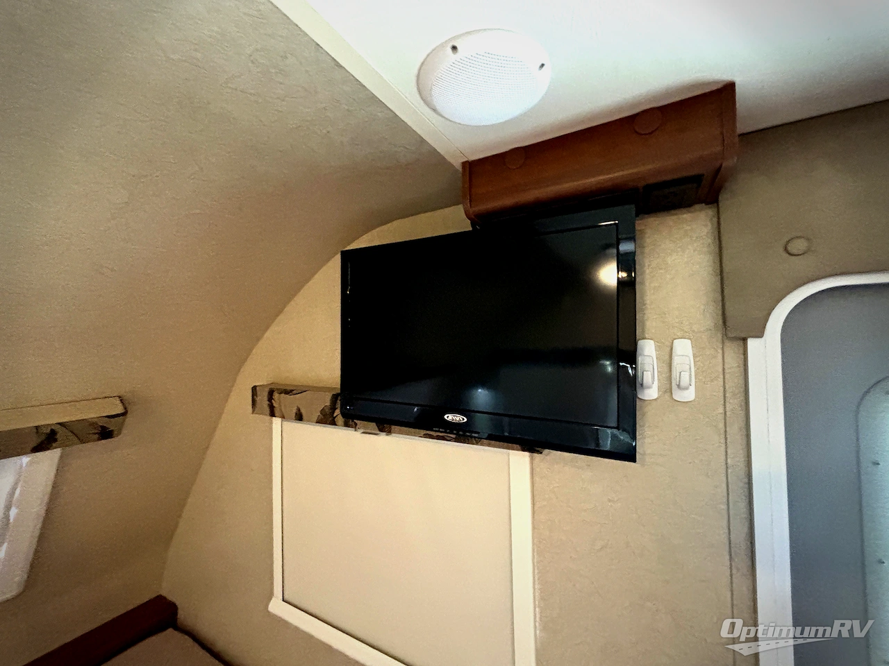 2016 Lance Lance Travel Trailers 1575 Photo 8