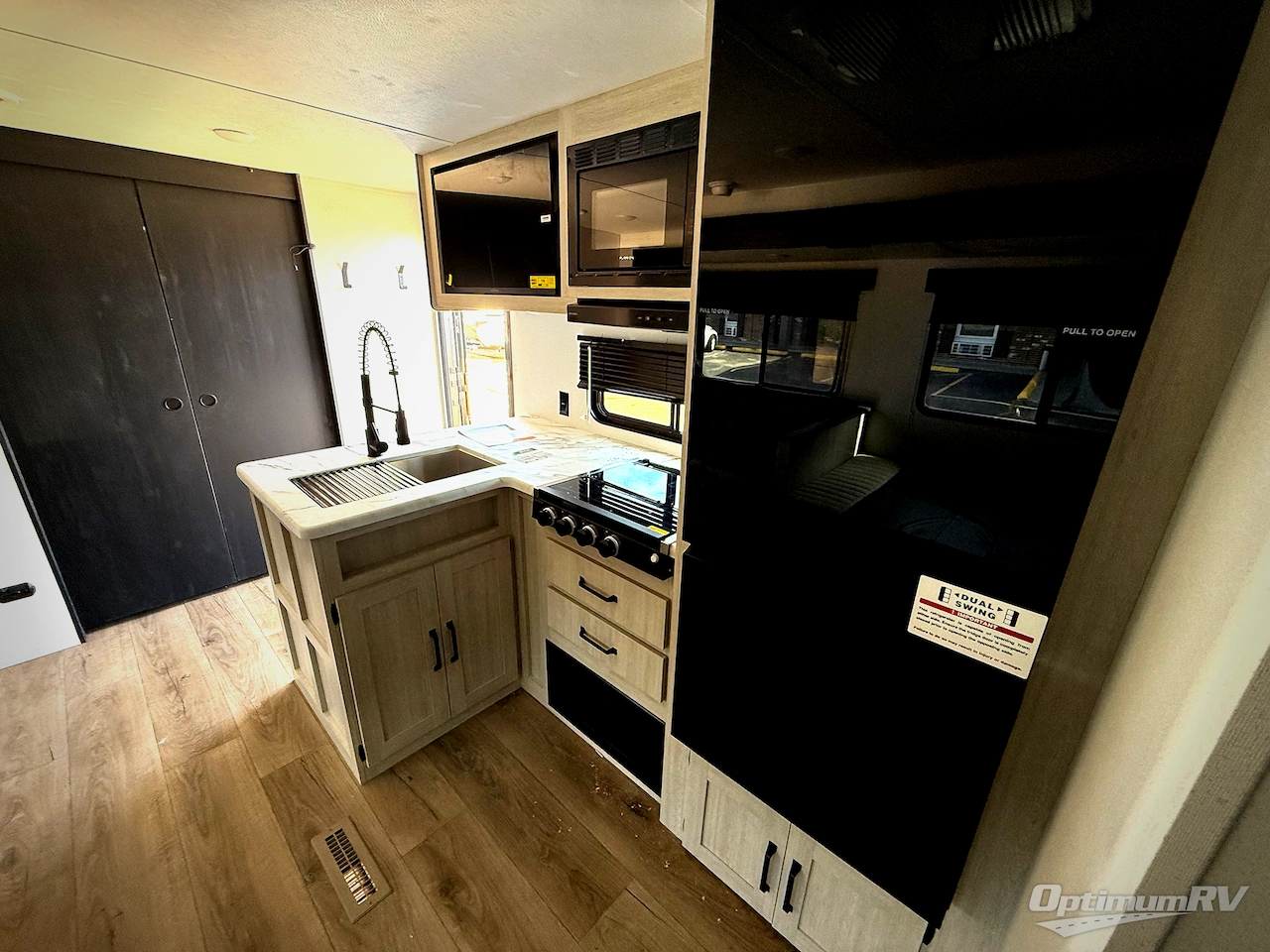 2026 Palomino Puma Camping Edition 305BHCE Photo 8