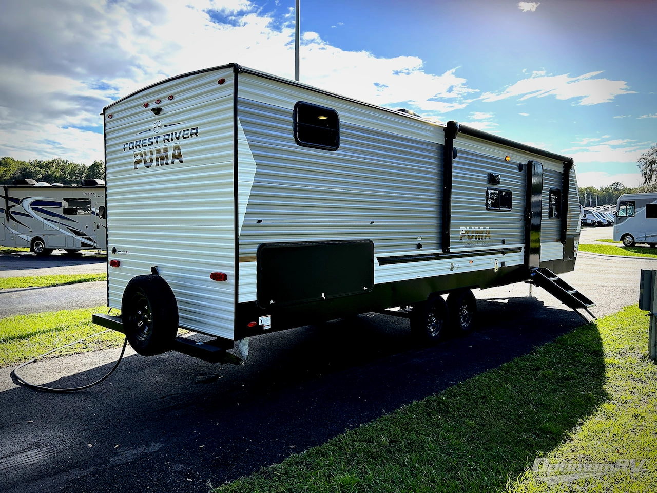 2026 Palomino Puma Camping Edition 304BHCE Photo 2
