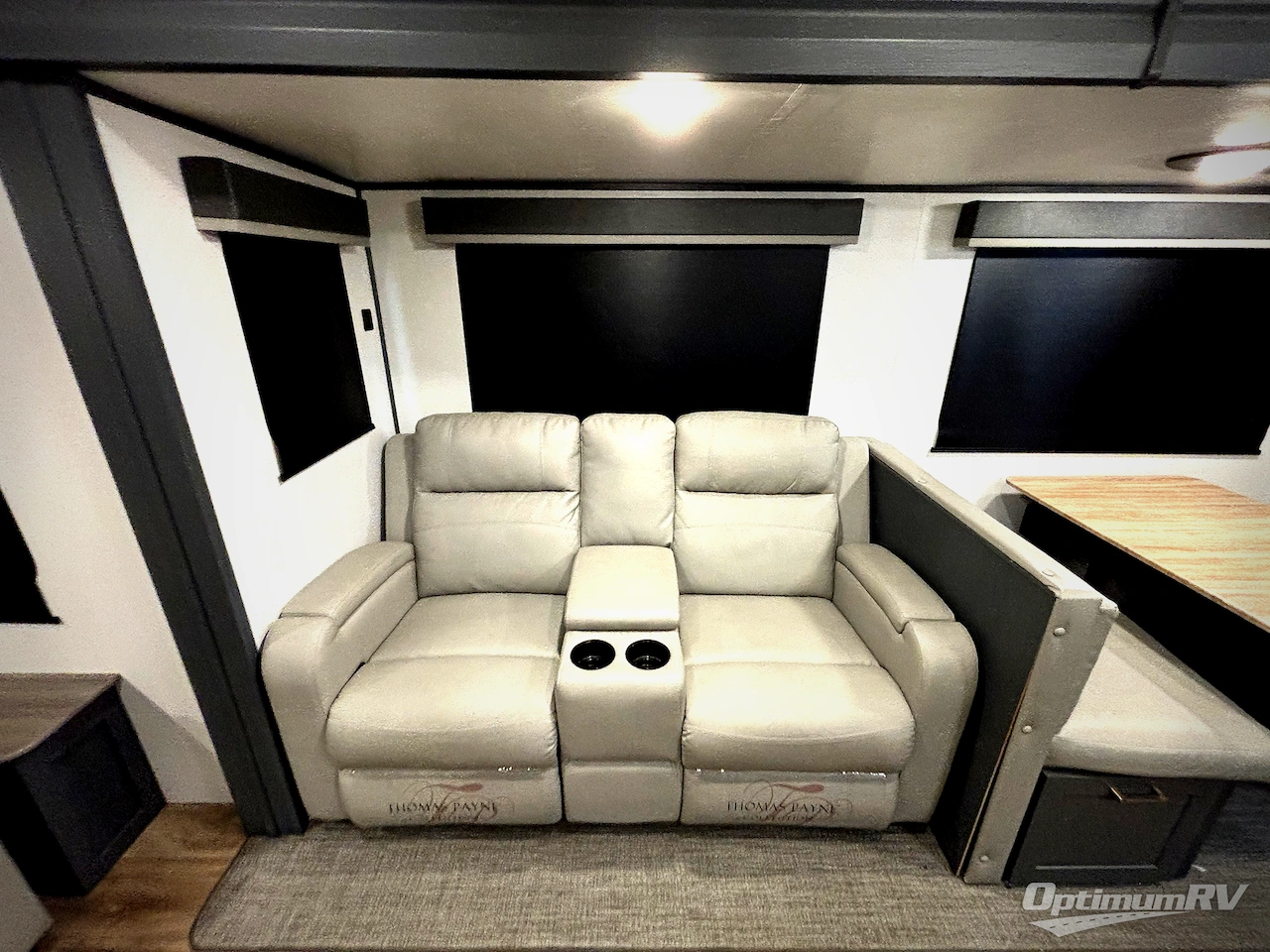 2024 Keystone Premier Ultra Lite 30RIPR Photo 14