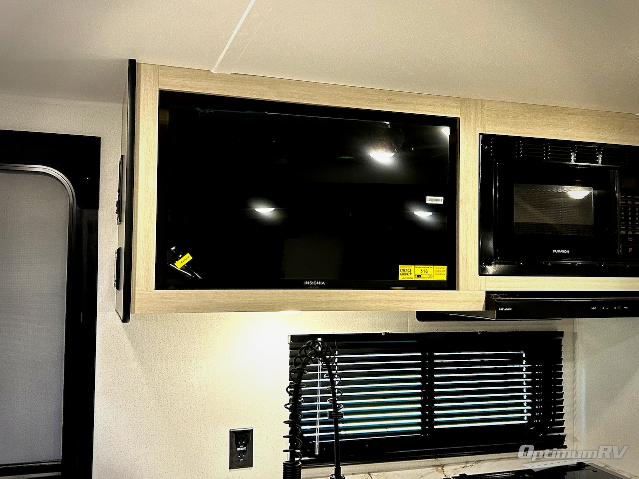 2026 Palomino Puma Camping Edition 250RBCE Photo 8