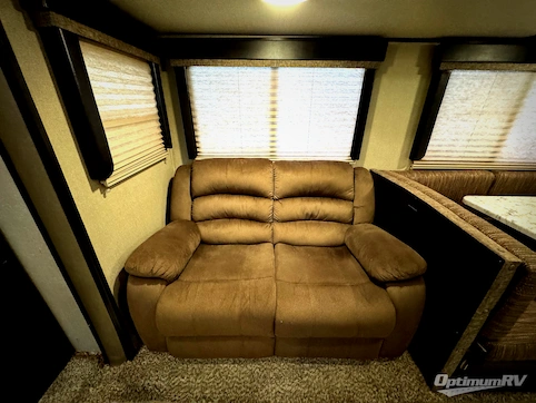 2017 Grand Design Imagine 2600RB RV Photo 4