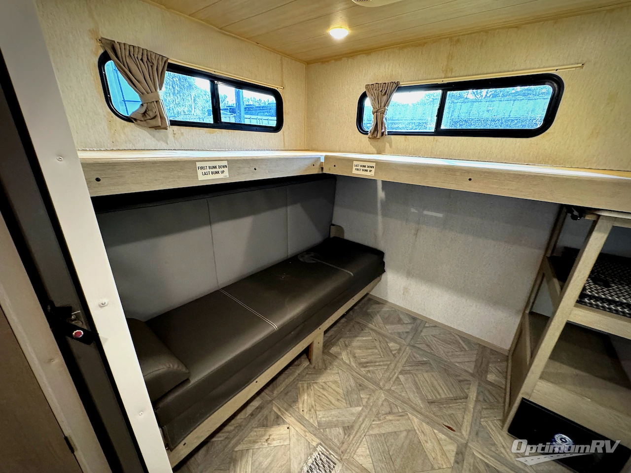 2023 Forest River Wildwood 29VBUD Photo 15