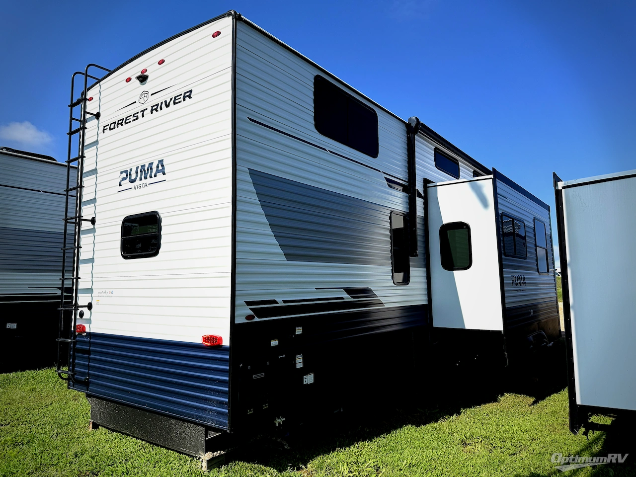 2026 Palomino Puma Destination 420LFT Photo 2