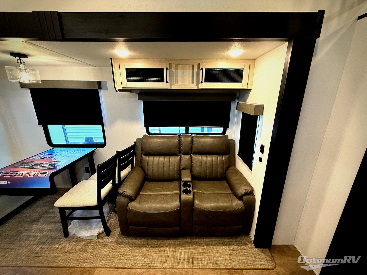 2026 Palomino Puma Destination 420LFT Photo 8