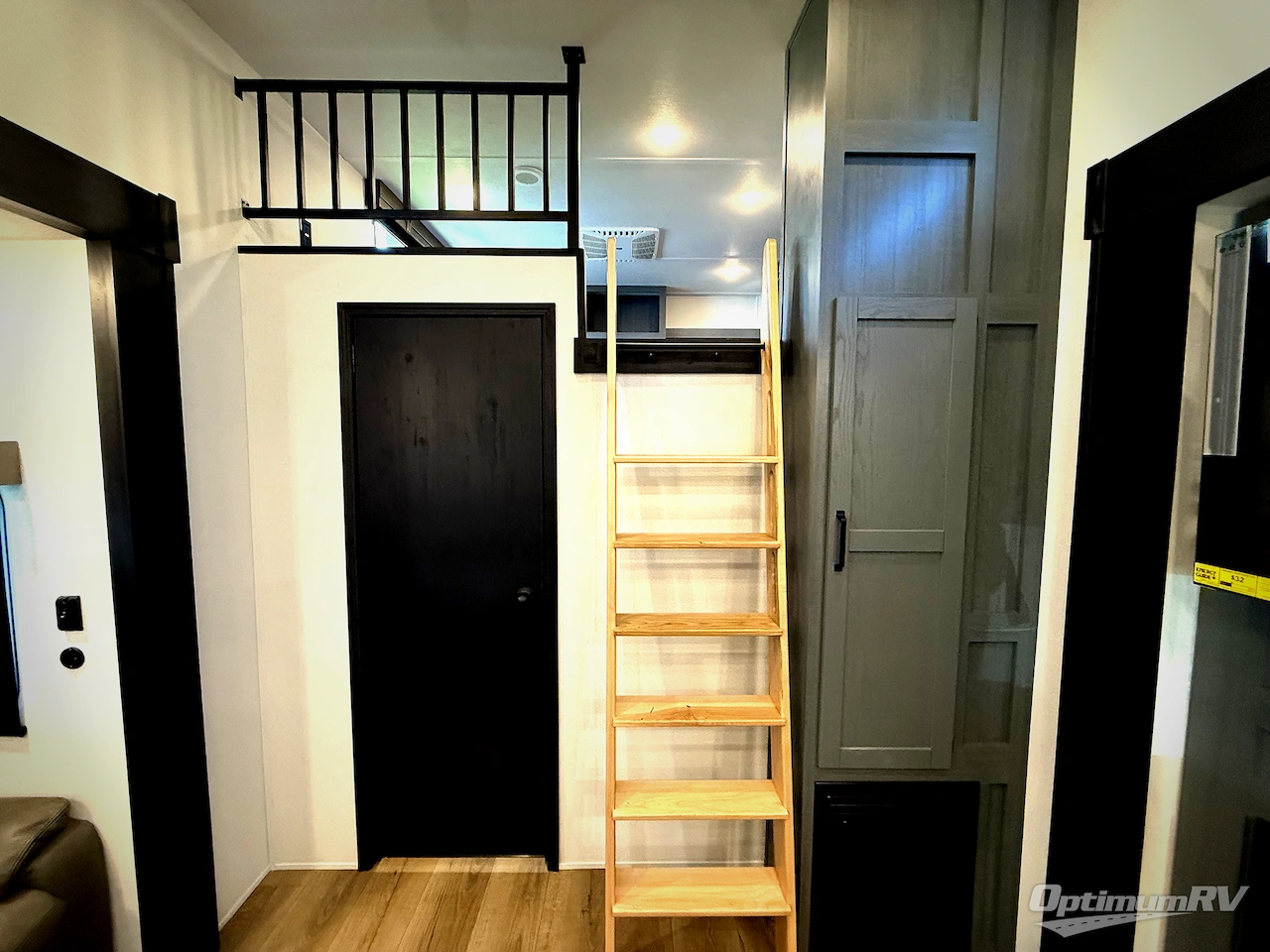 2026 Palomino Puma Destination 420LFT Photo 13