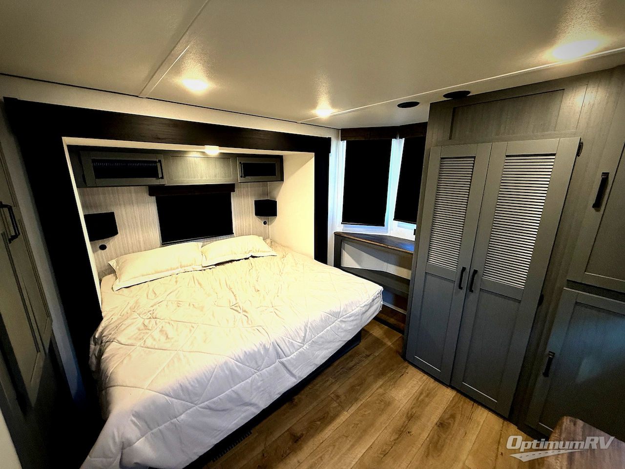 2026 Palomino Puma Destination 420LFT Photo 21