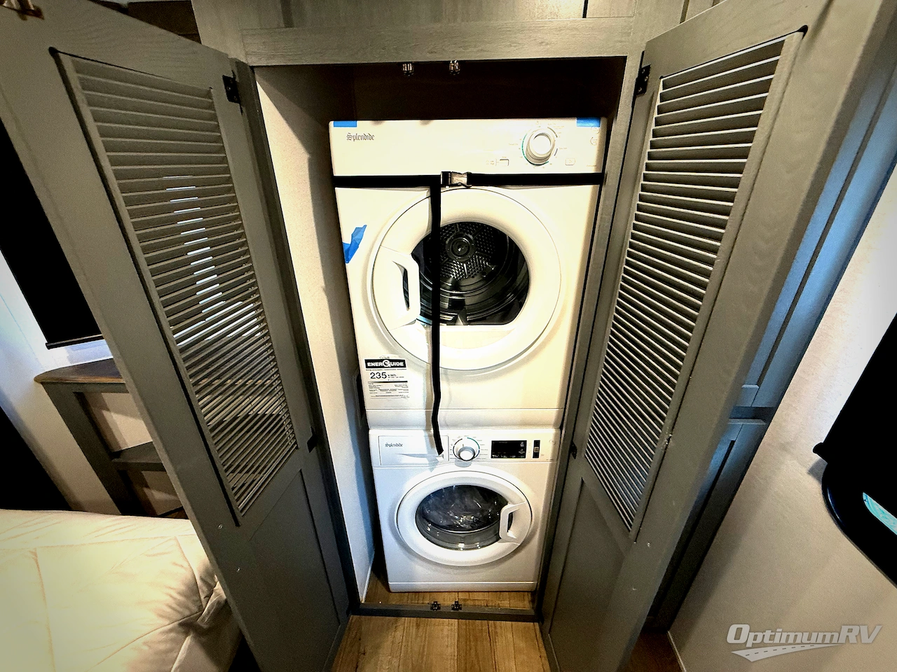 2026 Palomino Puma Destination 420LFT Photo 23