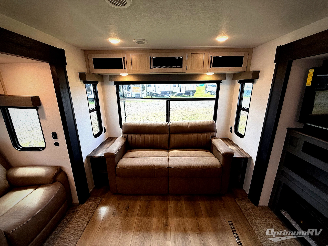 2026 Palomino Puma 31RLQS Photo 8