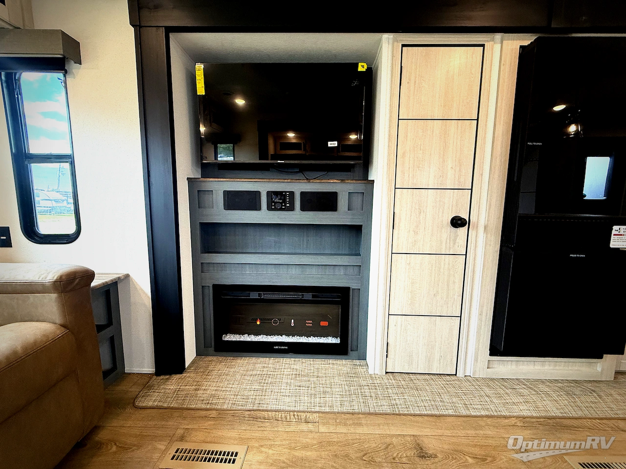 2026 Palomino Puma 31RLQS Photo 9