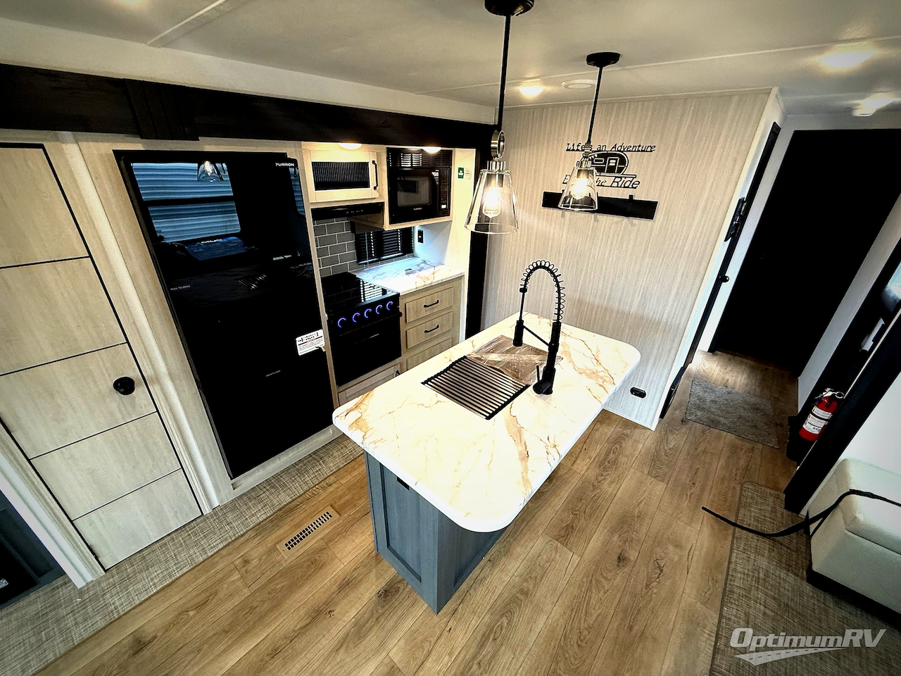 2026 Palomino Puma 31RLQS Photo 10