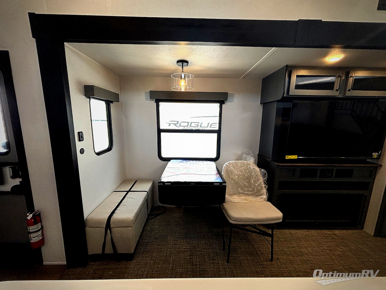 2026 Palomino Puma Destination 420LFT Photo 8