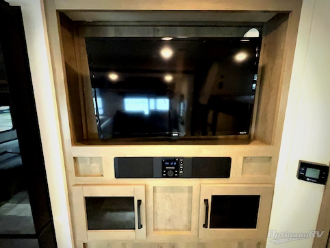 2024 Palomino Puma 28DBFQ RV Photo 4