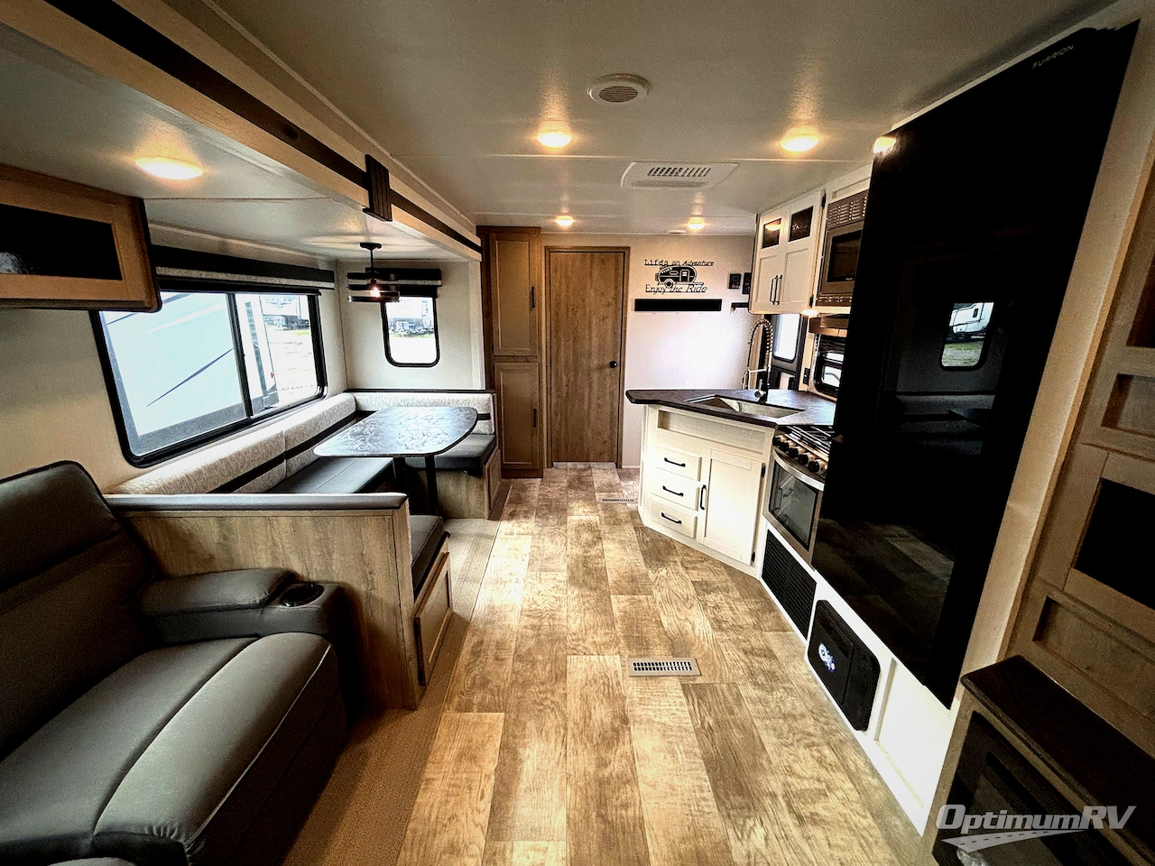 2024 Palomino Puma 28DBFQ Photo 5