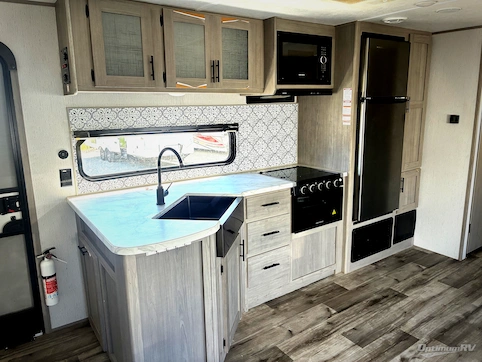 2022 Dutchmen Coleman Lantern Series 334BH RV Photo 2